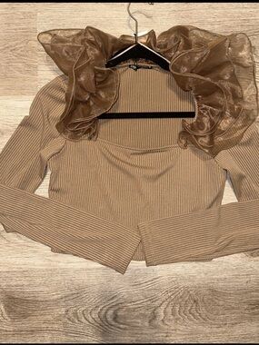 Zara Ribbed Top with Statement Ruffle Col